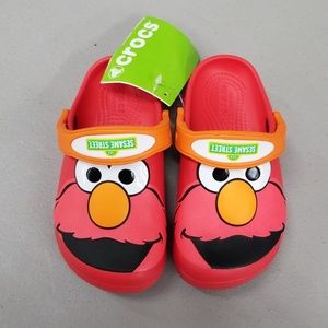 elmo crocs size 6